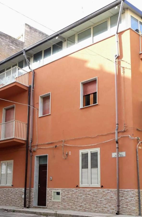 Appartamento In Paese Niscemi Exterior photo